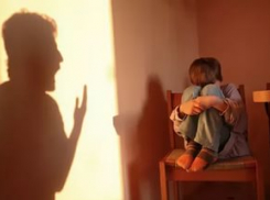 В Волгодонске у плохих родителей могут забрать детей 