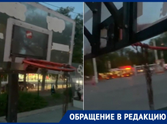 «Помогите с ремонтом»: любители стритбола просят привести в порядок спортплощадку