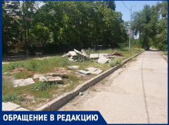 «Приглашаем дачников и строителей забрать старые плиты»: житель В-5 о бесхозных строительных материалах 