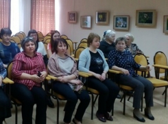 Известная российская писательница дала советы начинающим писателям из Волгодонска