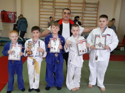 Юные волгодонцы успешно выступили на новогоднем турнире по дзюдо
