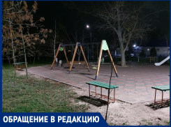 «Куда исчезли мусорные урны?»: волгодонец обнаружил изъян в новой детской площадке в сквере «Юность»