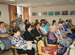 Волгодончанка посетовала Мельникову о четырехкратном повышении температуры горячей воды в летнее время 