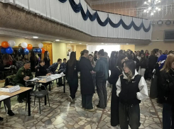 Полицейские Волгодонска ищут кадры на ярмарке вакансий