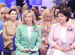 В Госдуме предложили вернуть круглосуточные детсады: Екатерина Стенякина представила инициативу Валентине Матвиенко