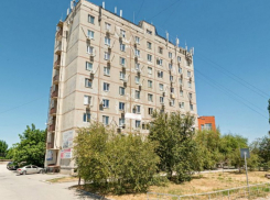 В одном из домов на улице Ленинградской злоумышленники украли лифт