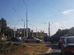 В Волгодонске могут запретить поворот на кольце у Торгового