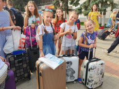Около 300 волгодонских школьников отправились на отдых в лагерь «Маяк» 
