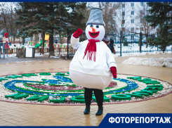 Снегур со Снегурочкой и казаками открыли аллею «Атоммаша» у сквера «Дружба»
