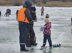 Теплый январь делает лед смертельно опасным: волгодонские спасатели предупредили жителей о риске уйти на дно