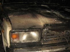 В районе строящихся коттеджей в Волгодонске сгорела «семерка»