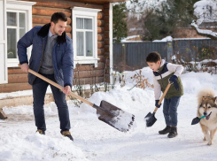 Как чистить снег правильно: руководство по выживанию и эффективной уборке территории