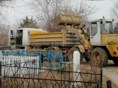 Коммунальщики планируют привести в порядок кладбища до Пасхи