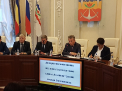 Уборку «первого снега», срывы машрутов №12 и 22 и укусы безнадзорными животными обсудили в администрации
