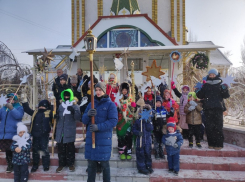 Детский крестный ход прошел на территории храма святого Василия Блаженного