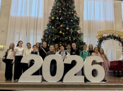 Главная елка Дона: 15 школьников из Волгодонска побывали на празднике у губернатора