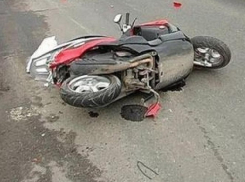 Автоледи на «Мазде» сбила пенсионера и семилетнюю девочку на скутере