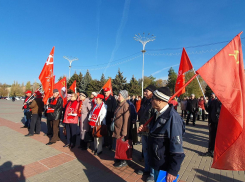 Митинг коммунистов прошел на площади Победы в Волгодонске 