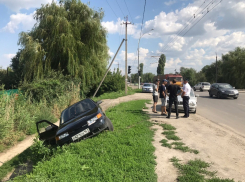 ВАЗ слетел в кювет после столкновения с «БМВ» на «пятом» 