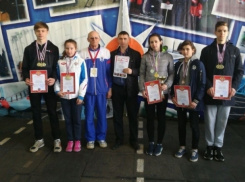 Школьники Волгодонска штурмовали двухэтажную башню