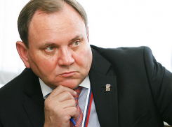 Депутат Госдумы от Волгодонского округа попросил у Заксобрания машину и кабинет в Ростове-на-Дону