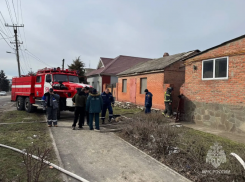 Два человека погибли при пожаре в частном доме в Константиновске