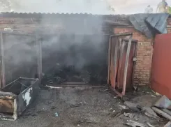 Чуть не погиб человек: взорвавшийся баллон разнес гараж изнутри ночью в Волгодонске 