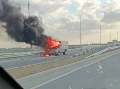 Пожар на новом мосту в Волгодонске: «ГАЗель» загорелась во время движения