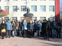 11 лет назад в Волгодонске появился памятник Герою России Михаилу Ревенко