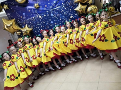 Россыпь дипломов различного достоинства привезли коллективы ДК «Октябрь» из Азова