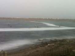 Морозы пришли, но лед еще тонкий: волгодонцев призывают не ходить по первому льду 