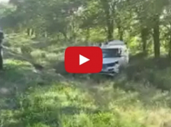 На автодороге Волгодонск-Ростов «Рендж Ровер» столкнулся с «Дэу» и улетел в кювет