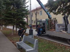 В массовой закупке лавочек для улицы Ленина за счет туристического налога выявили нарушения