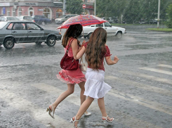 Сильный ветер и ливневый дождь могут испортить День молодежи в Волгодонске
