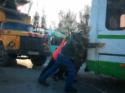 Троллейбус перегородил дорогу на кольце в центре «нового» города