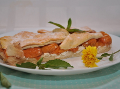 Абрикосы с улиц Волгодонска можно использовать как основу для вкуснейшего пирога