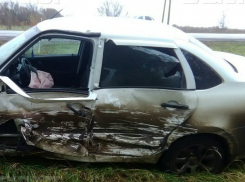 Два человека пострадали в лобовом ДТП на автодороге Ростов-Волгодонск