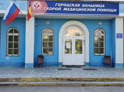 К БСМП Волгодонска прибыли пожарные машины, больница частично обесточена, - источник