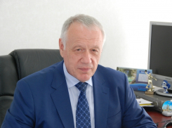 Доход депутата-врача Виктора Дорохова не намного больше, чем у директоров школ 
