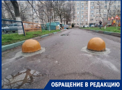 «Теперь у каждого подъезда можно дороги перегораживать?»: в Волгодонске жители двух соседних домов конфликтуют из-за проезда
