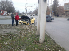 В сети появилось видеозапись ДТП с участием «Аквеллы» и «шестерки» 