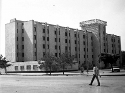 Волгодонская гостиница на площади Победы отмечает 42-летие