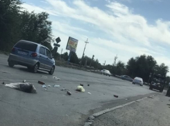 Теряет мусор и даже не останавливается, - очевидец