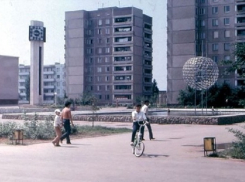 Волгодонск прежде и теперь: фонтан у лицея №11