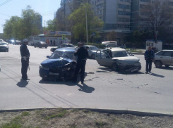 В Волгодонске два человека пострадали в ДТП на пересечении Черникова-Энтузиастов
