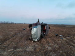 Водитель скончался в перевернувшемся под Зимовниками автомобиле