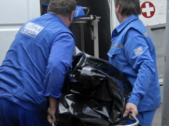 Мертвого волгодонца с травмами нашли в машине после пожара в гараже 