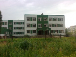 В Волгодонске дети не могут попасть в свою школу более 10 лет