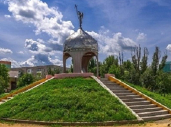 Памятник-ротонда «Погибшим за Отечество» появился в Волгодонске 29 лет назад 