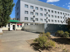 Денег нет, но доделать как-то надо: капремонт поликлиники №3 все таки могут завершить в этом году